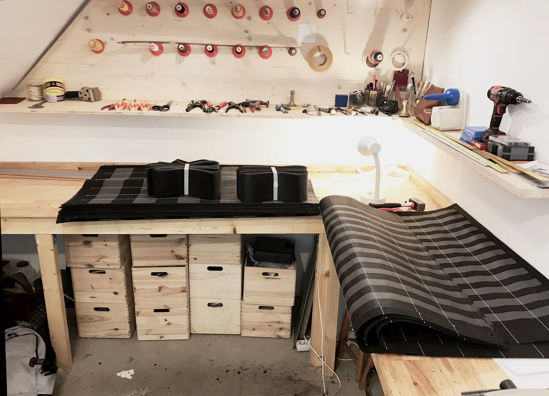 Bild einer Werkstatt in der die Processboards gefertigt werden.